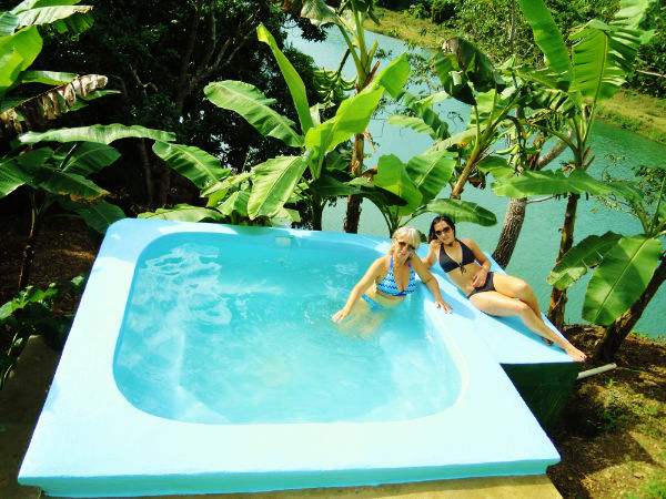 Jacuzzi high above the river Chavon