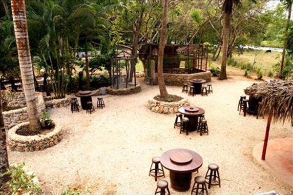 Tanama Jungle Ranch - beautiful central pavilion